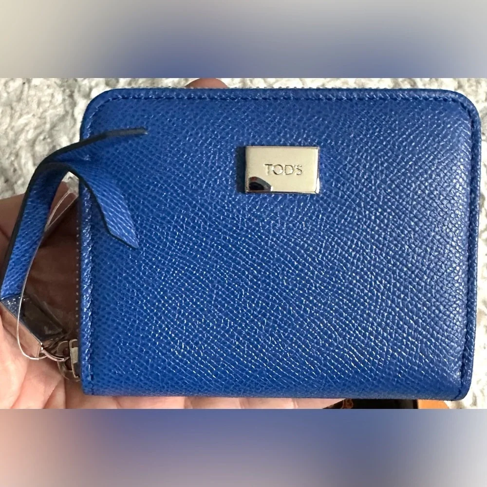 ‼️RARE‼️🎸💯AUTH. TOD’S🎸🔥NWT🔥Small Blue Pebbled Leather Zip Around Wallet - Picture 8 of 15